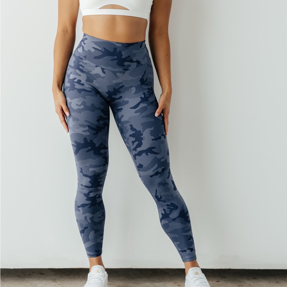 P’tula Stealth 26” Blue Camouflage Leggings - New!